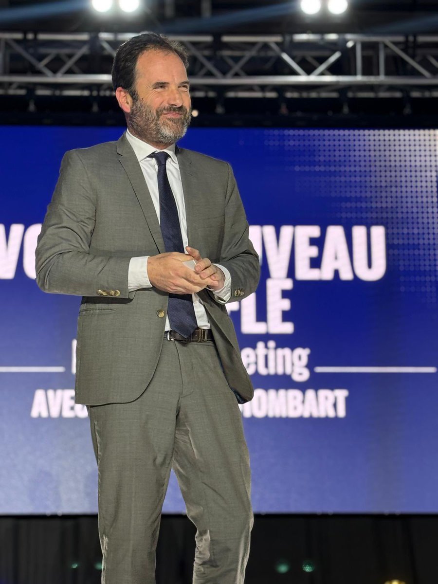 charlotteweitig's tweet photo. Un magnifique meeting avec @Foulques44 au Parc des expositions de la Beaujoire ! 👏🏻
1600 personnes réunies autour d’un programme, autour de valeurs fortes. 

Le 15 et 22 mars, on sera là. Là pour un nouveau souffle pour Nantes ! Et il est temps ! 💛💚 https://t.co/BINVFdOHaZ