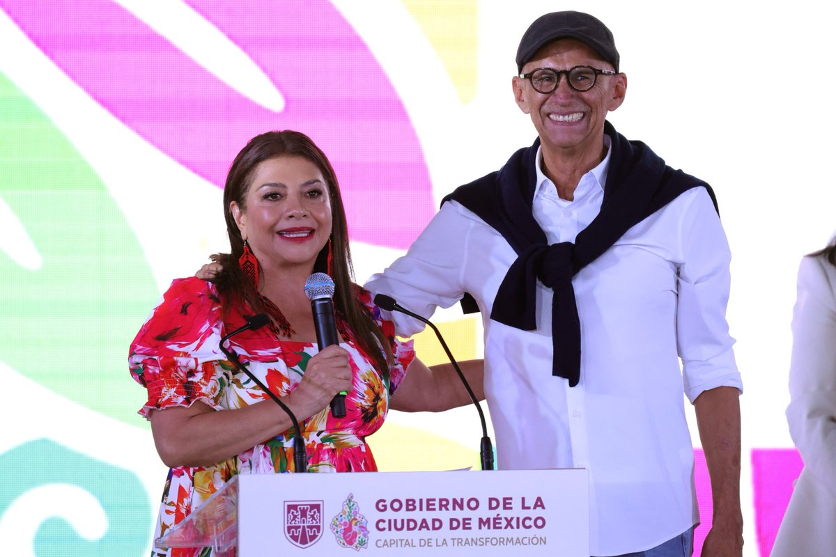 GobCDMX's tweet photo. ⚽ La #JefaDeGobierno, @ClaraBrugadaM, anunció la creación de la Secretaría del Deporte de la Ciudad de México, una nueva institución que fortalecerá las políticas públicas para impulsar la actividad física y el acceso al deporte en toda la capital. 🚴‍♂️⛹🏻‍♂️🤽🏻‍♀️

🙌🏽 Estará encabezada por @Javier_Hidalgo y tendrá como objetivo promover el deporte en la #CapitalDeLaTransformación. 🏟️✨