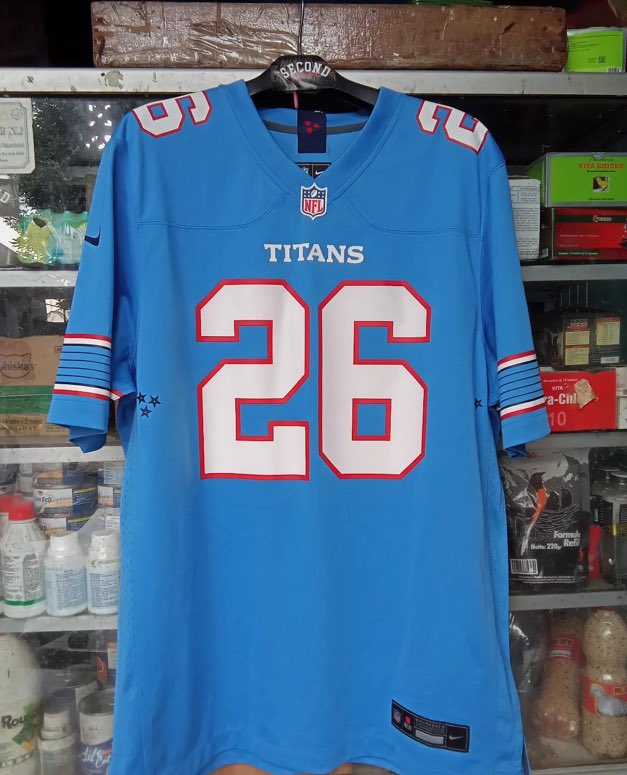 SweetLee32's tweet photo. New #Titans uniforms?? 

Zoom in on the blue stripe of the helmet and the navy lines could be viewed like guitar strings for Music City. #TitanUp

Courtesy of @FlyingZebra30 https://t.co/P8drnZ7KLn