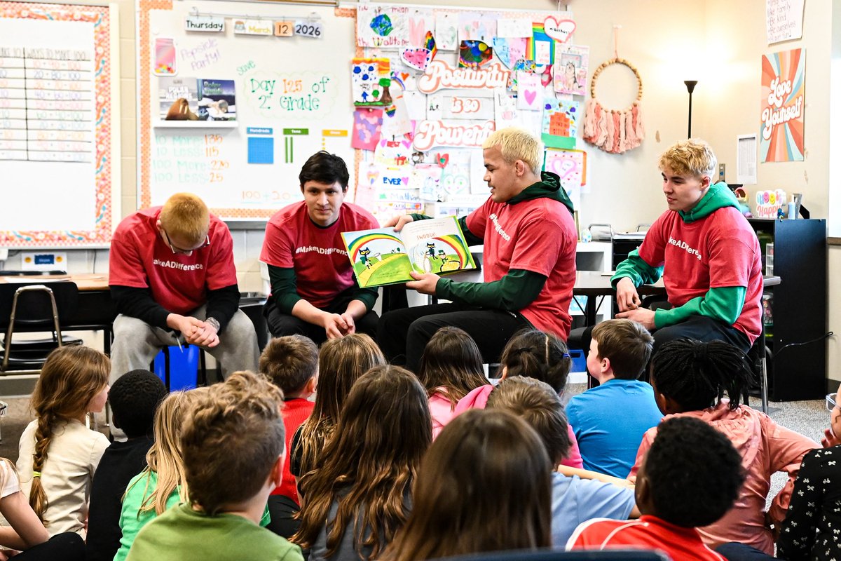PsideWrestling's tweet photo. Spent the Afternoon with Friends at Susan B. Anthony Elementary School!

#PaveYourWay // #DefendTheDen // #RangerGRIT https://t.co/HIBrjlckaE