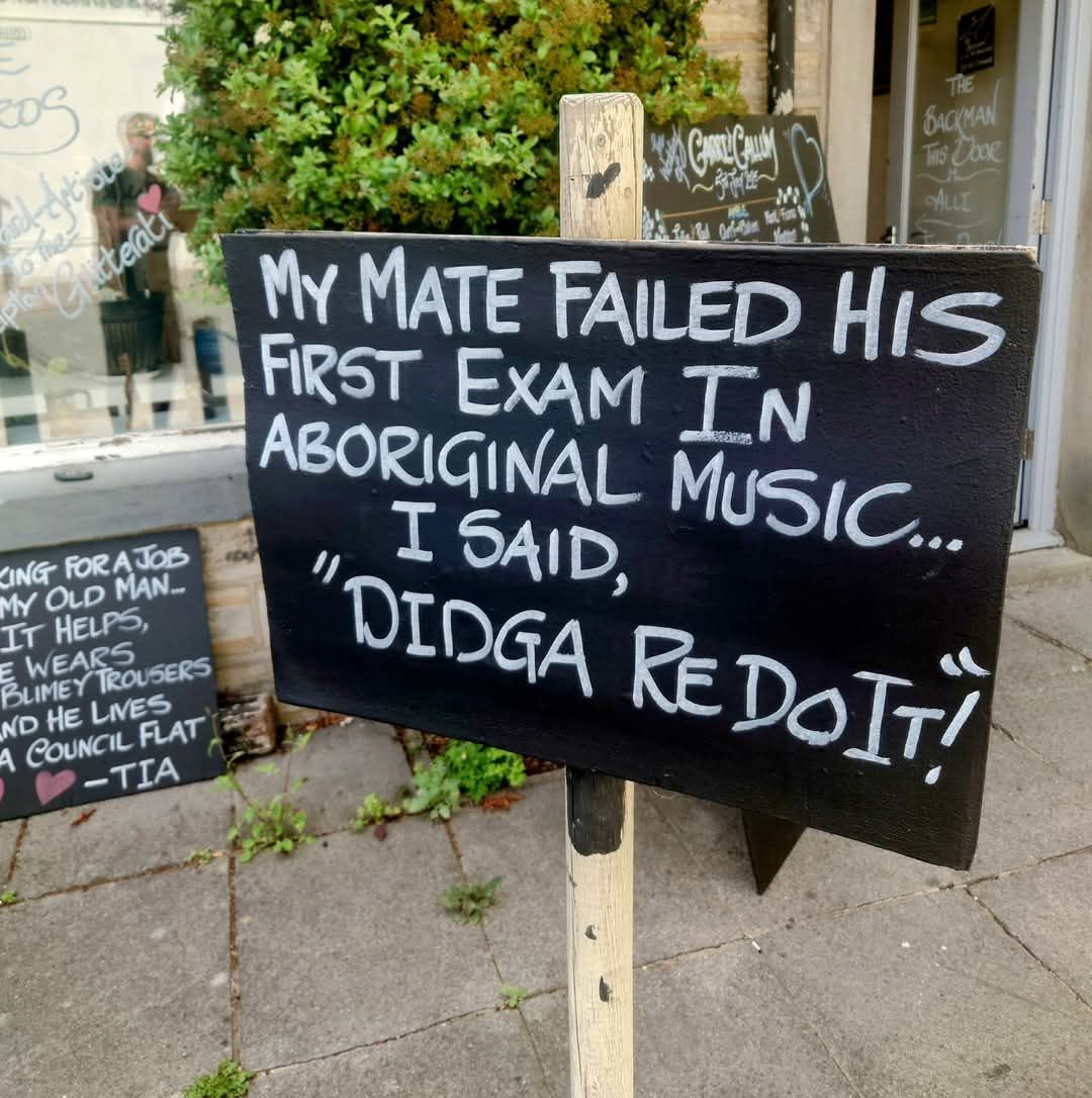ECrowens's tweet image. #funnysign #signofthetimes #signsofthetimes #aussie #australia #music #playonwords