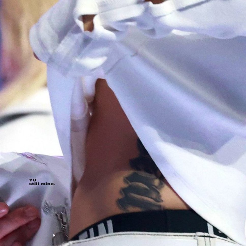 melmeemo's tweet photo. the fucking belly bulge holy fuck https://t.co/ed8Ho5zi6U