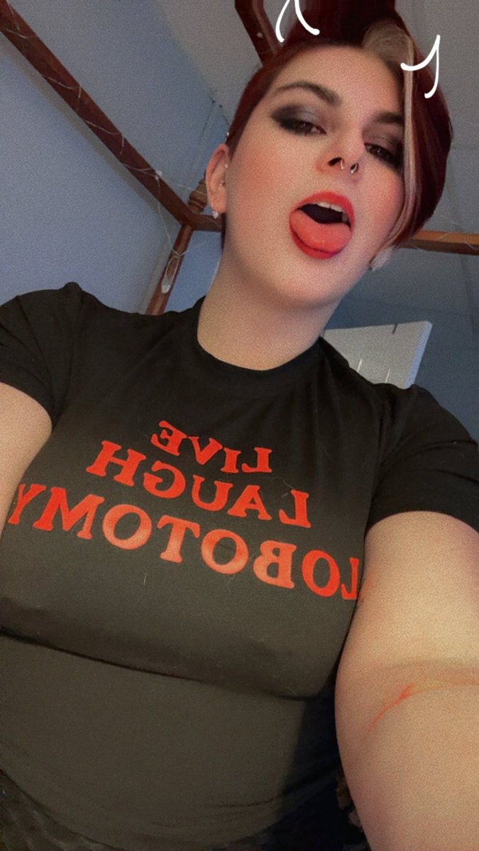 toxic_hologram's tweet photo. Just a horny girl taking slutty pics 🥹 someone wanna keep me company? 

#teaser #nsfw #maturecontent #piercings #redhead #redlip #cleavage https://t.co/AxmQL6mTDF