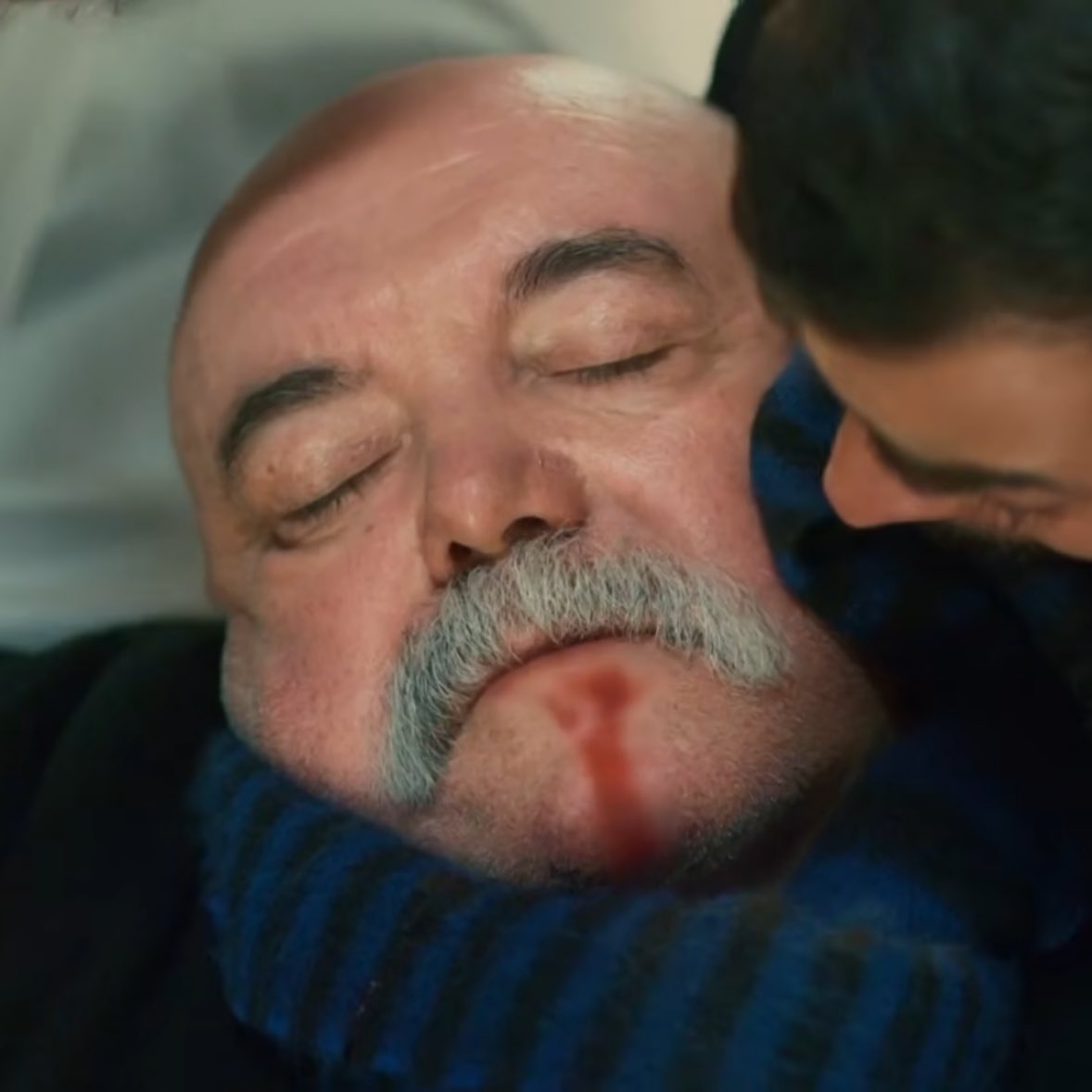 nepenthestank's tweet photo. “evlatlar babalarını böyle görmemeli”
 o da bir babanın evladıydı… https://t.co/0ybjkCPNmJ