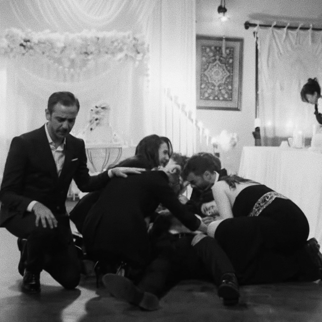marriellzz's tweet photo. @veliahtdizi @ShowTV @farocompany @GoldYapim güle güle zulfikar karslı... güle güle baba… #veliaht https://t.co/4nywjnj9Td