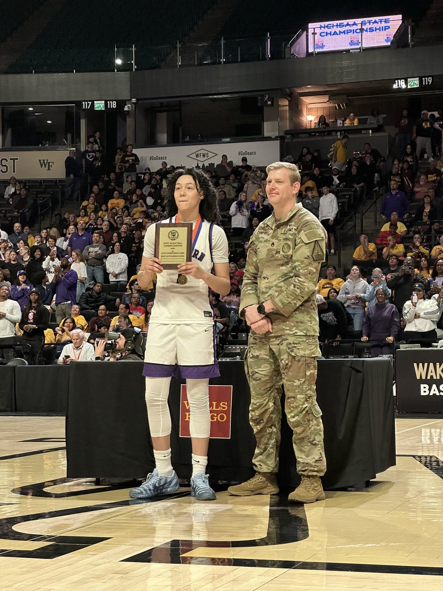 Mindy McCarthy tweet media