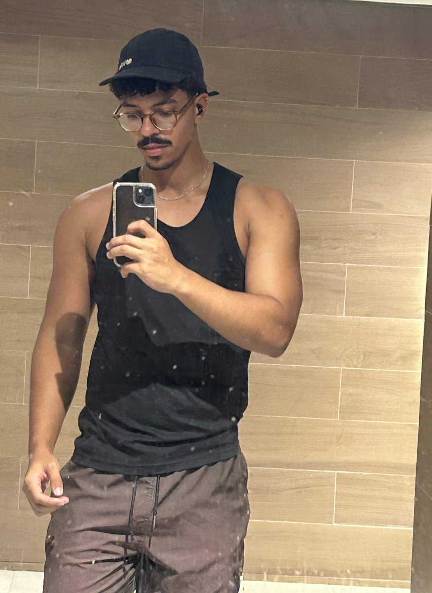 petry1000000's tweet image. 