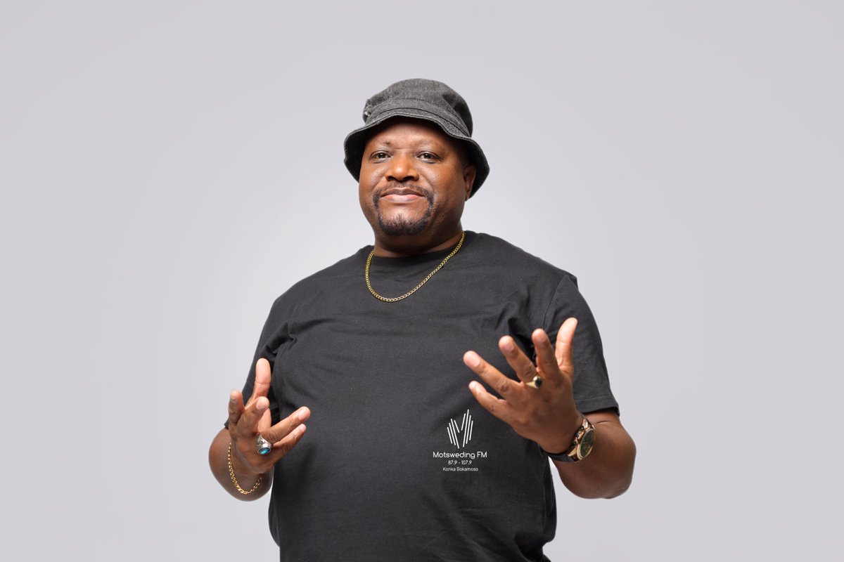 motswedingfm's tweet photo. Simolola letsatsi la gago sentle ka mmino o o monate le dipuisano tse di tlhotlheletsang! π»π₯
#Motsogapele le Tom Perez
β° 03H00 - 05H00
βοΈ: 073 811 6659 | π₯οΈ: https://t.co/bpXxNNG6x8 | SABC +: https://t.co/m3YZ9VrMov
#MotswedingFM https://t.co/IDj5wPr7sA