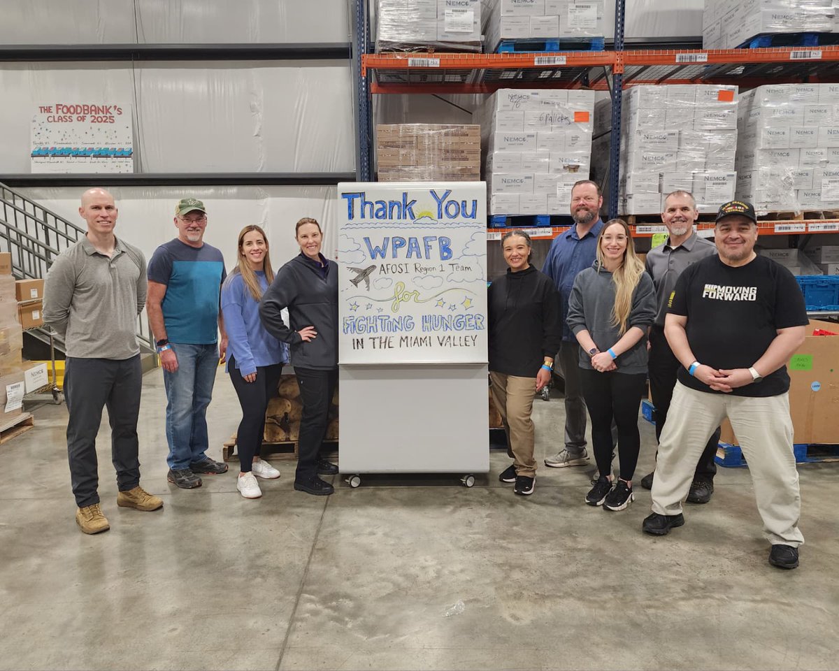 thefoodbankinc's tweet image. Thank you to all who have volunteered with us this past week! Shoutout to @WrightPattAFB AFOSI Region 1 Team and @HollywoodDayton for all their hard work in the warehouse sorting donations, preparing compost, and creating notes for children's meal kits 

#dayton #fighthunger