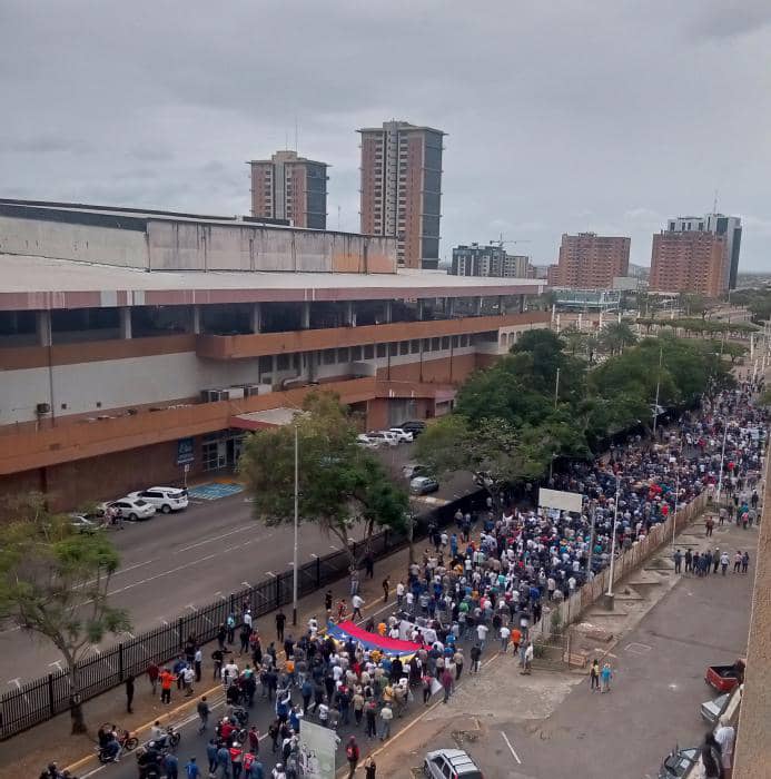 Respaldamos la solicitud de cada trabajador venezolano, sea del sector público o privado, por un salario digno. Las justas reivindicaciones al esfuerzo, conocimiento y trabajo de cada ciudadano, no pueden esperar más.