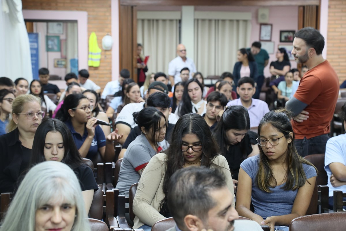 unibepy's tweet image. 🌎Tuvimos el honor de recibir en nuestra casa a Javier Carrizo, empresario argentino y CEO de GEA Logistics, quien compartió su visión experta en la charla internacional: ❞𝑴𝒖𝒏𝒅𝒐 𝒍𝒂𝒃𝒐𝒓𝒂𝒍: 𝒑𝒐𝒓 𝒒𝒖𝒆́ 𝒂𝒍𝒈𝒖𝒏𝒐𝒔 𝒑𝒓𝒐𝒈𝒓𝒆𝒔𝒂𝒏 𝒚 𝒐𝒕𝒓𝒐𝒔 𝒏𝒐❞.
#UnibePy