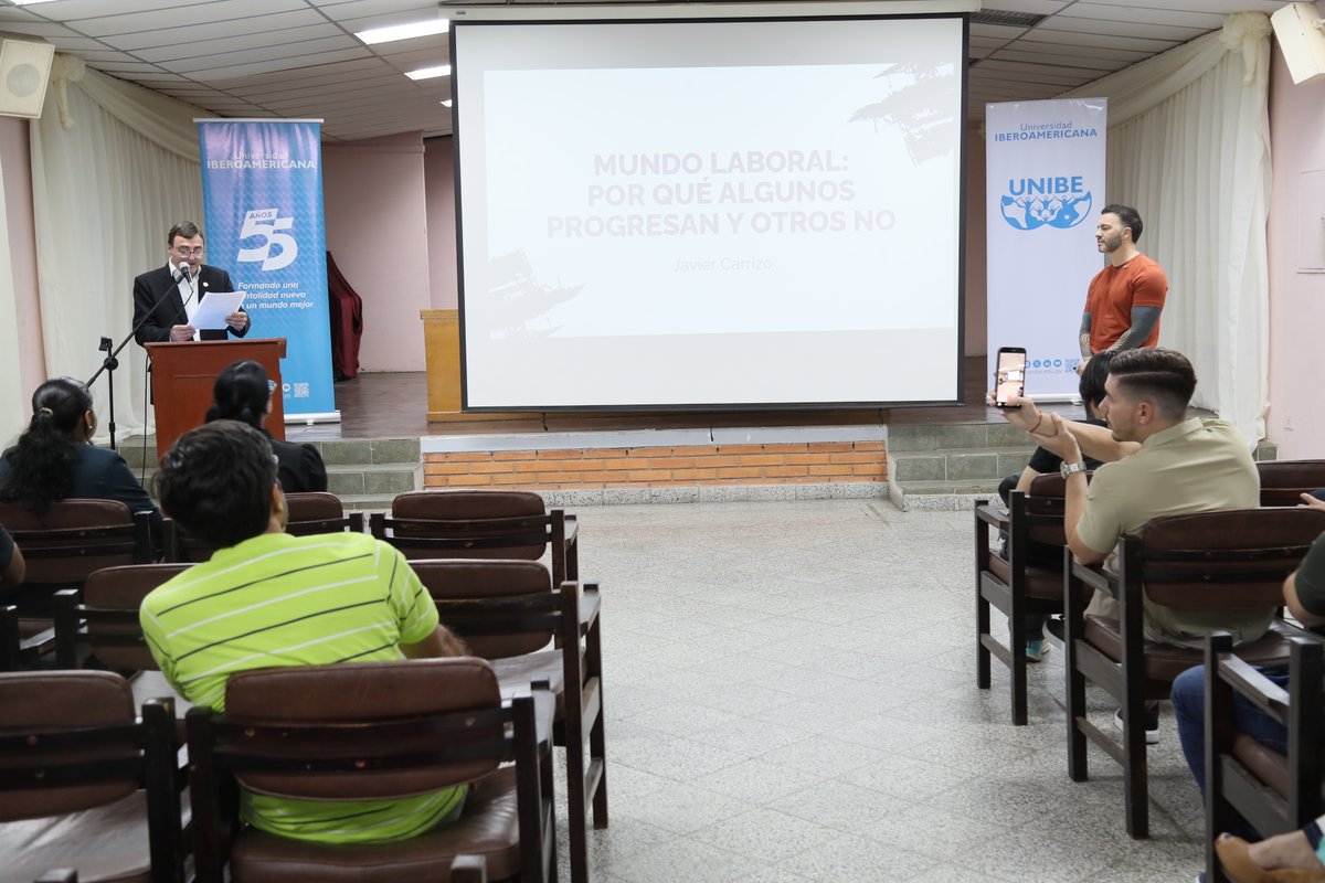 unibepy's tweet image. 🌎Tuvimos el honor de recibir en nuestra casa a Javier Carrizo, empresario argentino y CEO de GEA Logistics, quien compartió su visión experta en la charla internacional: ❞𝑴𝒖𝒏𝒅𝒐 𝒍𝒂𝒃𝒐𝒓𝒂𝒍: 𝒑𝒐𝒓 𝒒𝒖𝒆́ 𝒂𝒍𝒈𝒖𝒏𝒐𝒔 𝒑𝒓𝒐𝒈𝒓𝒆𝒔𝒂𝒏 𝒚 𝒐𝒕𝒓𝒐𝒔 𝒏𝒐❞.
#UnibePy