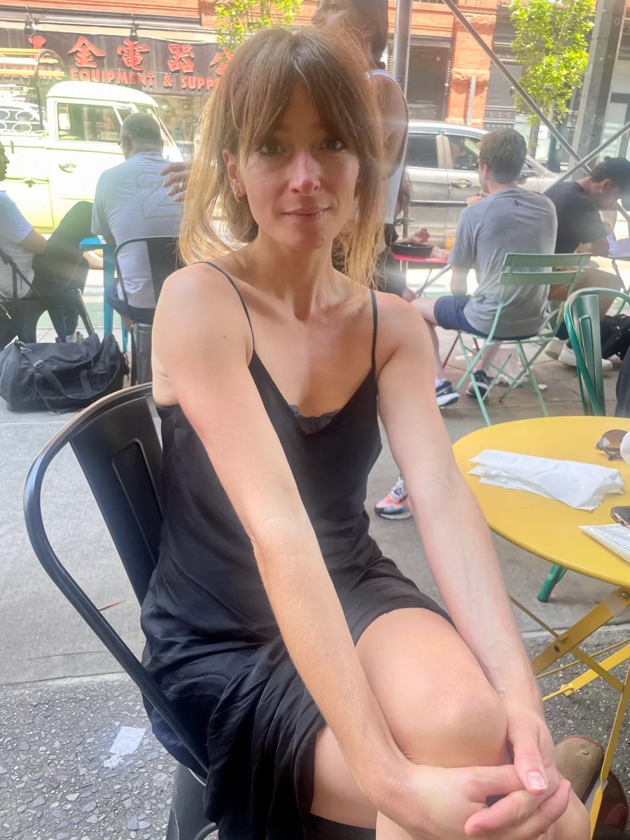 LookingStupidHQ's tweet photo. Last week we spoke with the immensely talented author
@hermionehoby, who is currently hard at work on her third novel.   

We talked about process, criticism, and what perks will still be available after the revolution (Link Below) https://t.co/b1oxzbwPpV