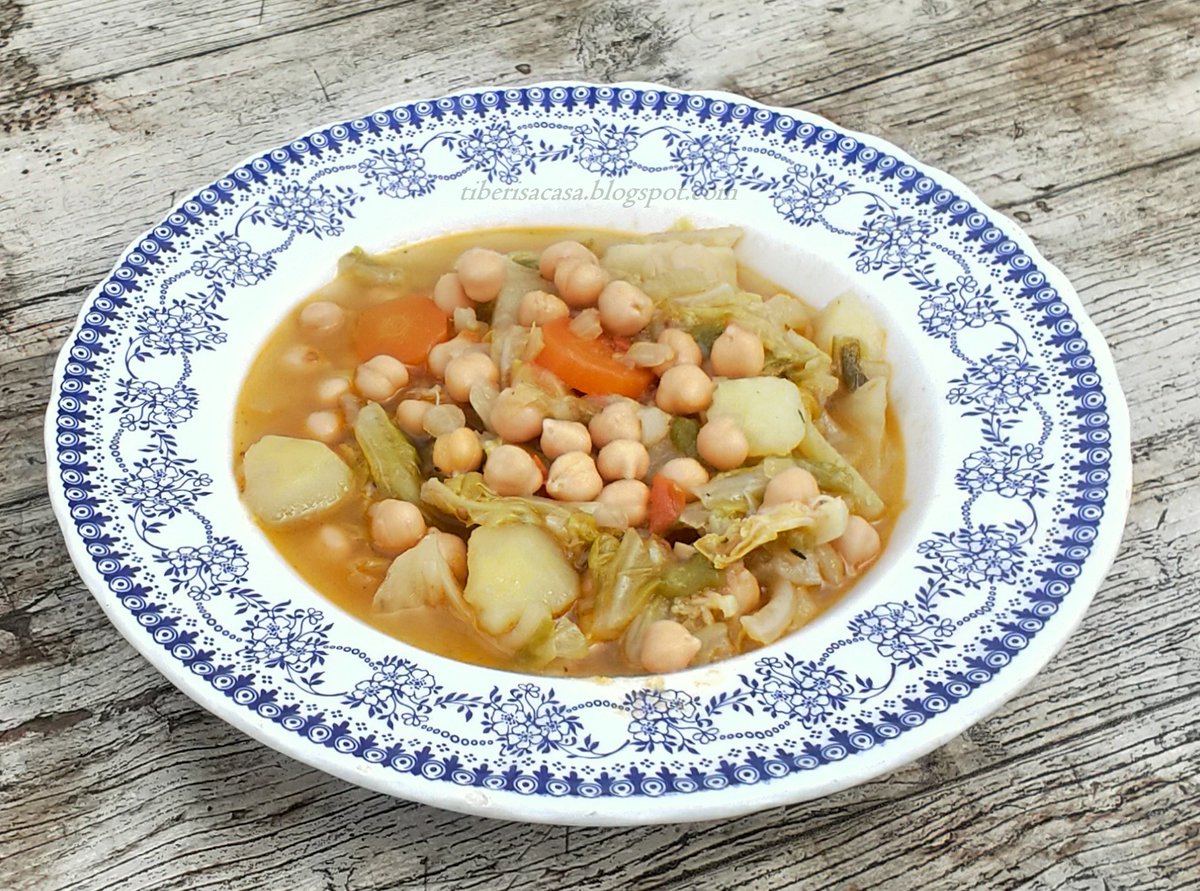 Tiberis3's tweet photo. TIBERIS : ~ Garbanzos con col y patatas  ~ Ciurons amb col i... https://t.co/IpbXKp5sNp https://t.co/WoiFemph3a