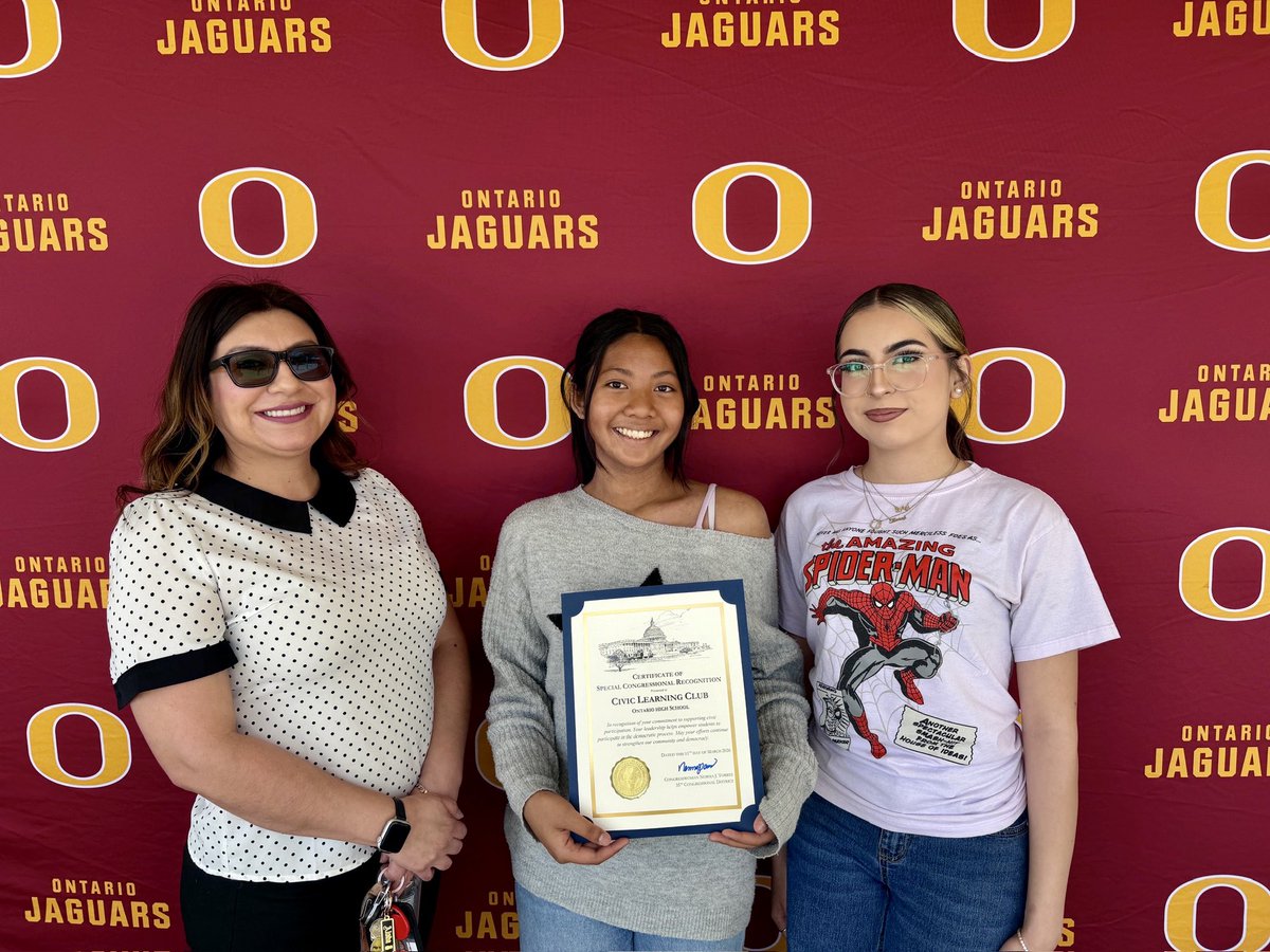 NormaJTorres's tweet photo. Thank you to the Ontario High School Civic Learning Club for inviting #TeamTorres to your Civic Learning Fair! Team Torres had a great time helping students pre-register and register to vote. https://t.co/Oaa0u8E6r5