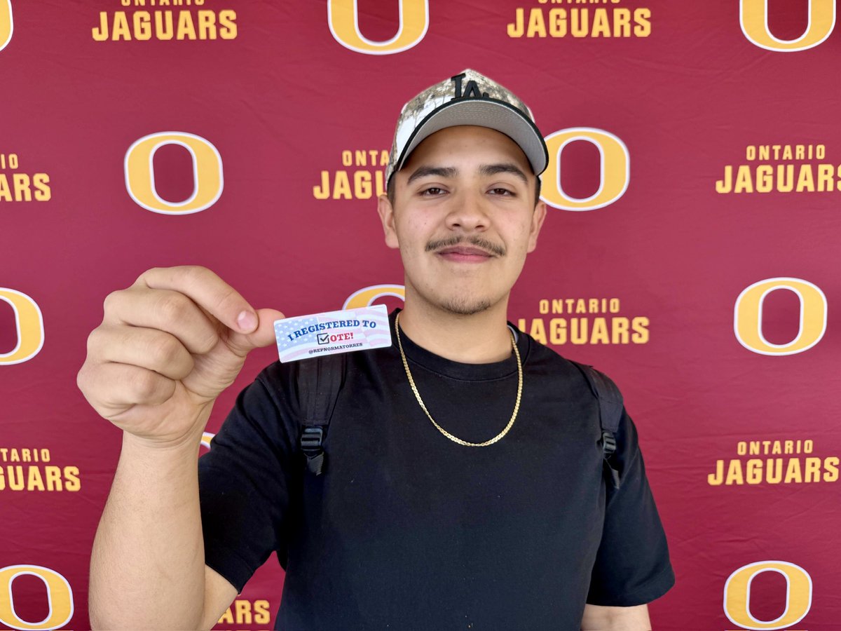 NormaJTorres's tweet photo. Thank you to the Ontario High School Civic Learning Club for inviting #TeamTorres to your Civic Learning Fair! Team Torres had a great time helping students pre-register and register to vote. https://t.co/Oaa0u8E6r5