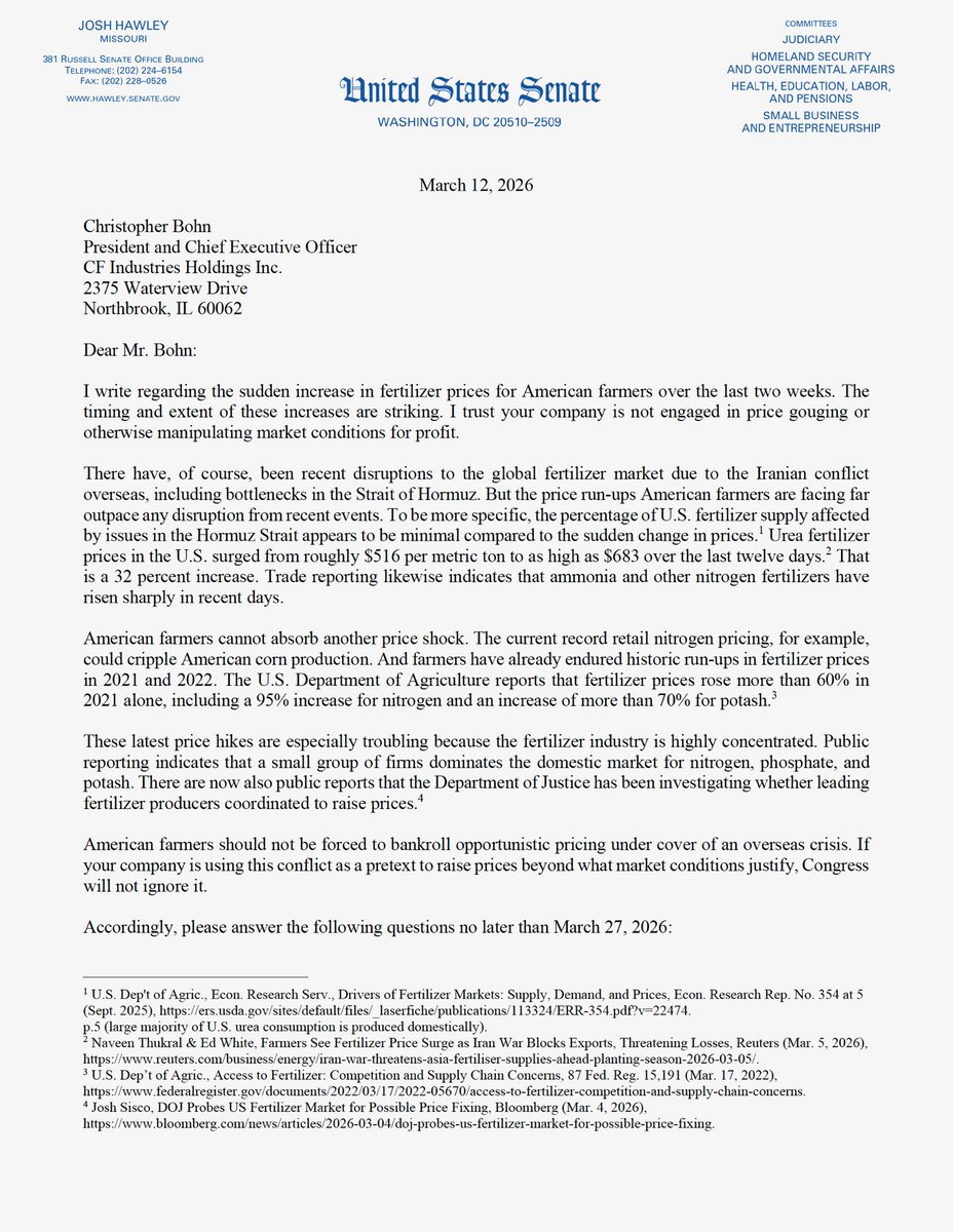 Josh Hawley tweet media