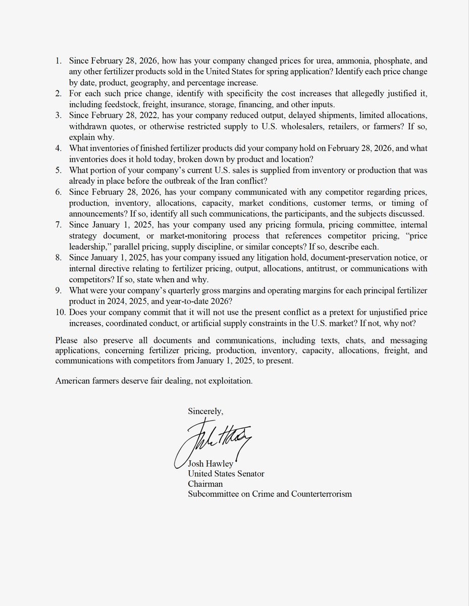 Josh Hawley tweet media