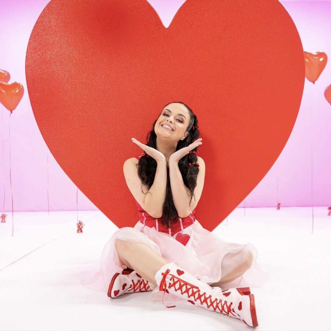 Indss || seeing Harry 💋 tweet media