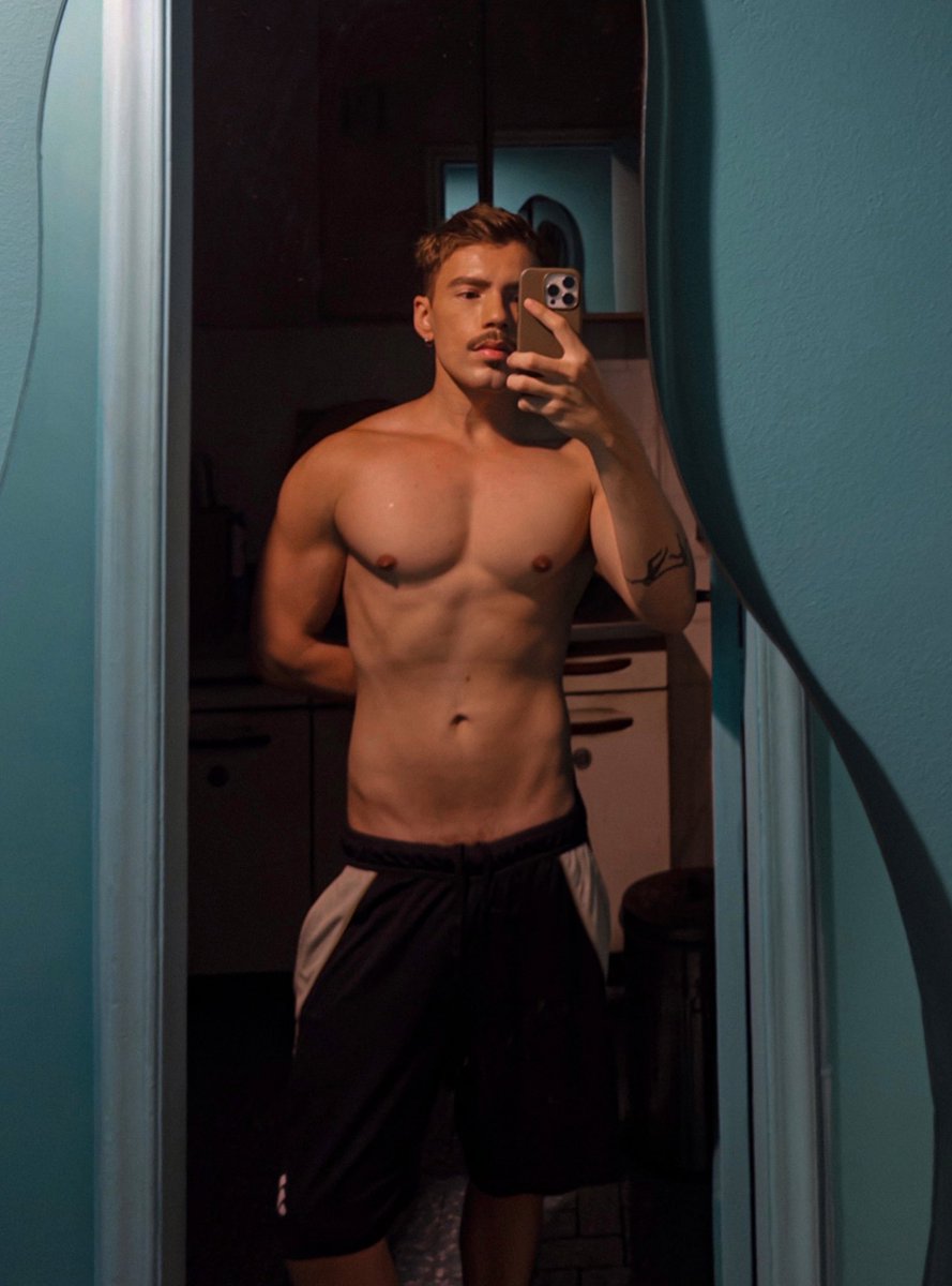 vi (@viniciuschelck) on Twitter photo 