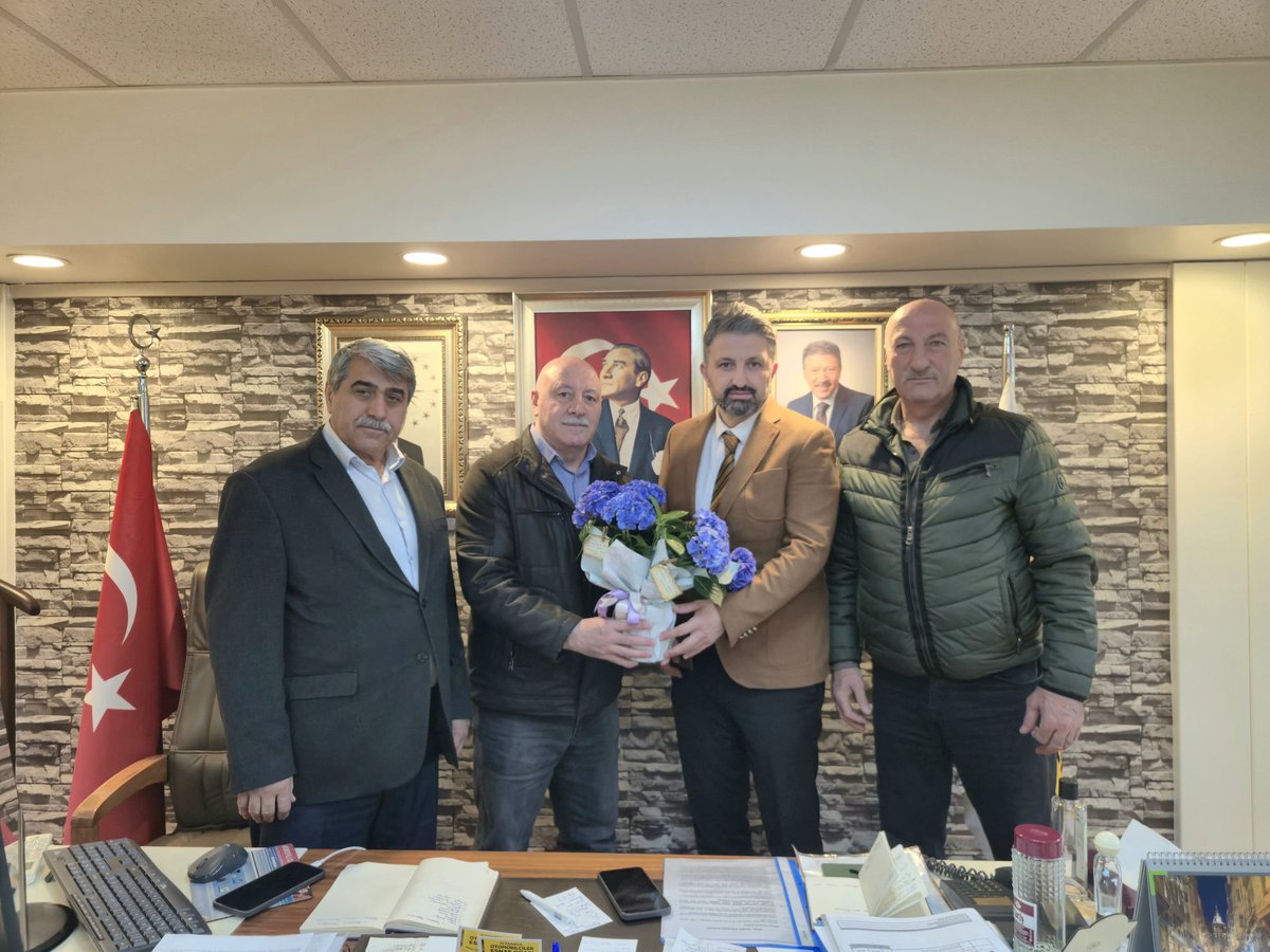 Değerli Taksi Esnafımız, 

Bugün bizleri Odamızda ziyaret ederek, seçim sonrası hayırlı olsun dileklerinde bulunan esnafımıza, nazik ziyaretleri için çok teşekkür ederim.

RANT DEĞİL, ESNAF KAZANDI.

İSMET DALCI
İSTANBUL TAKSİCİLER ESNAF ODASI BAŞKANI

<a href="/MehmetYiginer/">Mehmet Yiğiner</a> 
<a href="/tsofresmi/">TŞOF</a>