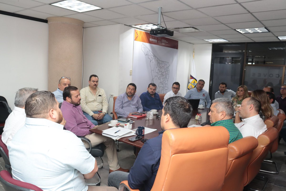 sonoracoves's tweet image. En #COVES realizamos una Mesa de Trabajo para consolidar proyectos del Programa Vivienda para el Bienestar de la presidenta Claudia Sheinbaum.

Participaron CONAVI y autoridades de Navojoa, Caborca, Puerto Peñasco, Agua Prieta, Álamos y Nogales.

#SonoraSeTransforma