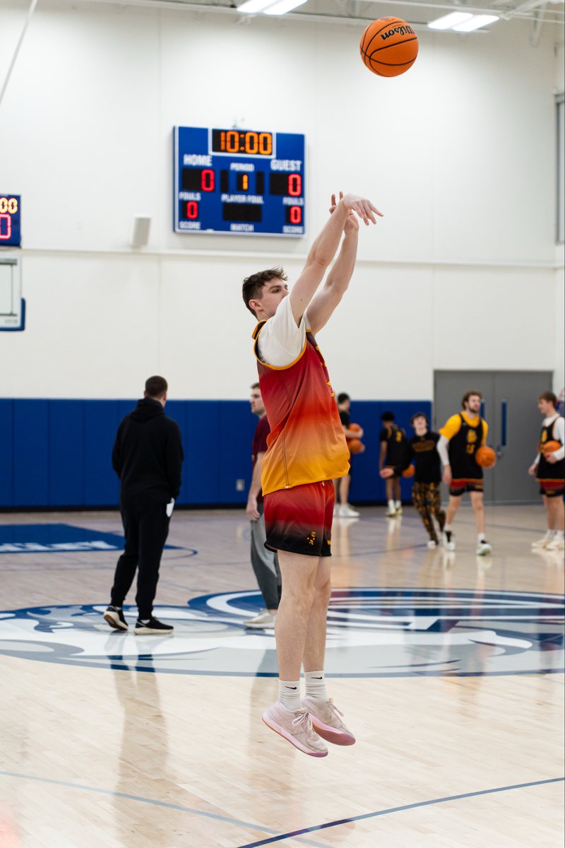 UMDBulldogMBB's tweet image. Practice Stop 🛑 💪

#MakeMoves x #BulldogCountry 🐶🏀