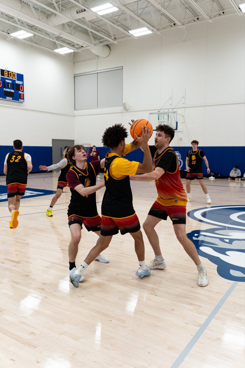 UMDBulldogMBB's tweet image. Practice Stop 🛑 💪

#MakeMoves x #BulldogCountry 🐶🏀