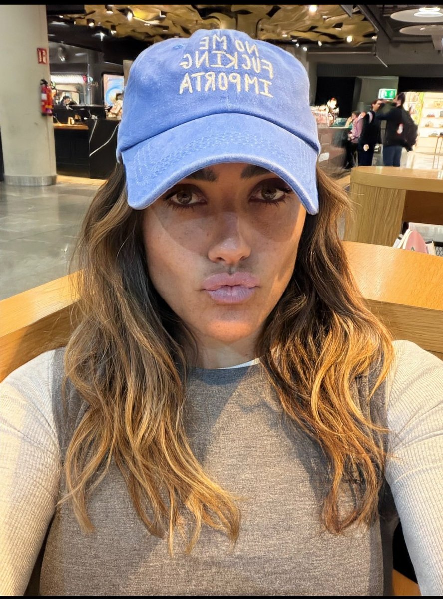 Las autoridades de <a href="/SSC_CDMX/">SSC CDMX</a> y <a href="/SSPCMexico/">Secretaría de Seguridad y Protección Ciudadana</a> deben brindar protección a <a href="/eltemagv/">Guille Vidal</a> ante las amenazas de esta lacra que ostenta el cargo de alcaldesa de la Cuahutémoc.

"No te metas conmigo", "si te subes te paseas" dice la escoria de forma amenazante.