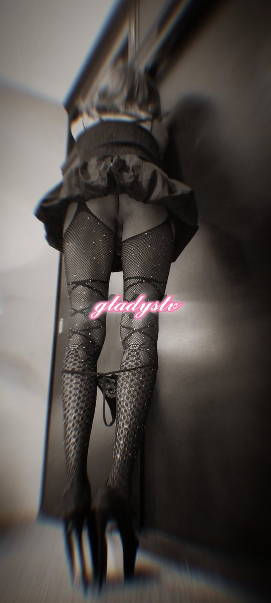 Buenas tardes.....
Como les va con este calor.....tremendo la verdad.... ¿No creen 🔥🔥🔥🔥🥵?....…… 
#heels