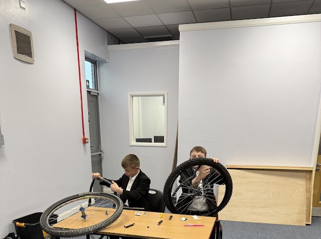 StHildsAP's tweet photo. Thanks to @walkwheelcyclet Hartlepool for a fantastic ‘Fix It’ bike session with our KS3 pupils on Monday 🚲🔧. They had a great time learning new skills and really enjoyed getting hands on with the equipment! https://t.co/uA4NP9V33r