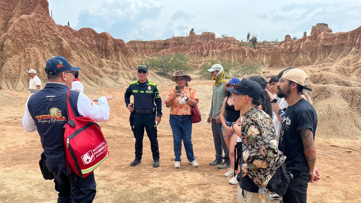 ProteccionPonal's tweet photo. ✨ Vive la magia del desierto de la Tatacoa en #Huila ✨

Recorre sus imponentes paisajes rojizos y ocres, maravíllate con la observación de estrellas y disfruta del turismo de aventura en un entorno único. 🌵⭐

Cuidemos juntos este patrimonio natural para un #TurismoSeguro https://t.co/5xFWzmyOFX