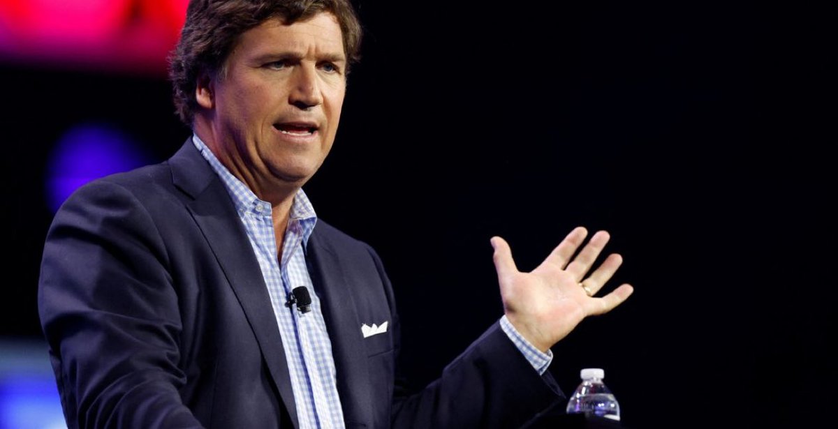 Amerika'nın en çok izlenen medya figürlerinden biri olan Tucker Carlson:

-"Seçilmiş halk diye bir şey yoktur. Tanrı, çocukları öldüren bir halkı seçmez.
Bu sapkınlıktır ve bu insanlar suçlu ve hırsızdır."