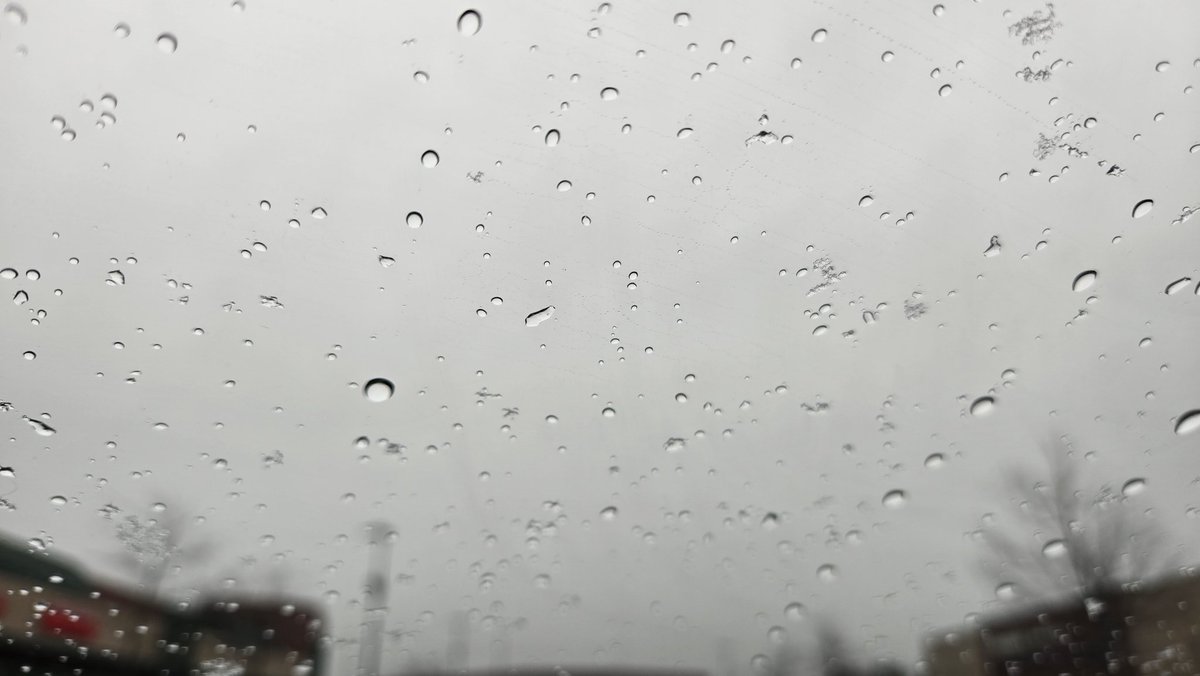 It was just 70 degrees the other day WHY IS IT SNOWING OUT NOW??? 😭