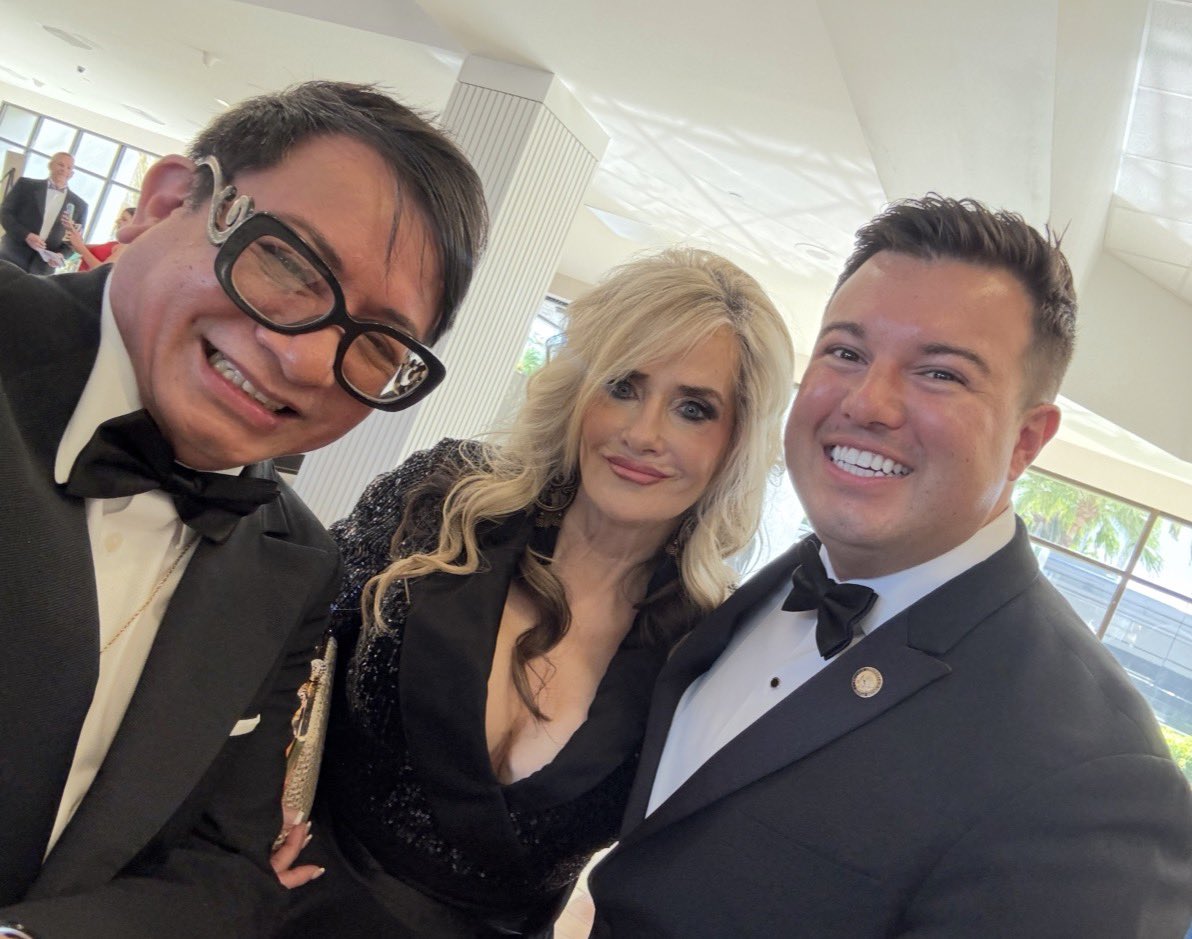 andresoriano's tweet image. Mar-A-Lago ready at President Trump’s home in Palm Beach Florida for Red, White &amp;amp; Vogue! With Ms. Diana and Mr. Danny!#BlessedLife #GratefulHeart #proudamericans #godblessamerica #maga #andresoriano #fashion #maralagoclub #jewel #palmbeach #florida #usa ❤️🇺🇸
