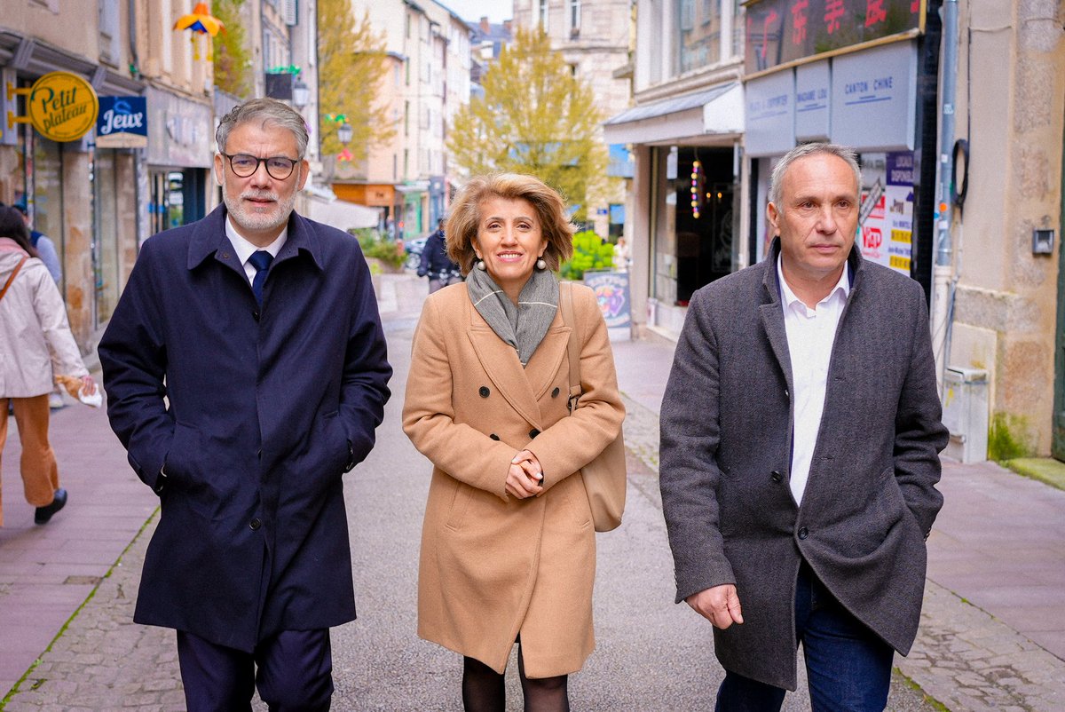 À Limoges en campagne aux côtés de Thierry Miguel, de Gulsen Yildirim et de leurs colistiers qui rendent possible la victoire de la gauche. Avec ce bulletin de la gauche unie, les limougeauds verront la gratuité des transports en commun, un pass culture-sport pour les jeunes, la