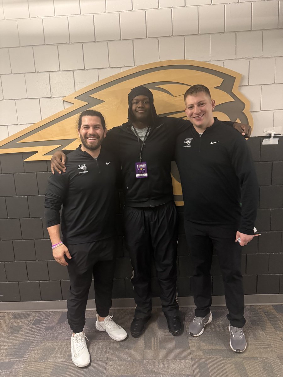 bass_cornell11's tweet photo. After a great Jr day I am excited to announce I receive my first d1 offer from the University of Northern Iowa!✝️#AGTG @coachcjnuss @UNIFootball @LTHSfootball @lthsathletics @CoachKishline @CoachVargas14 @EDGYTIM @Bryan_Ault @mwfbrecruiting @CoachBigPete @Rgw114G @OJW_Scouting https://t.co/TfcY8NUqlu