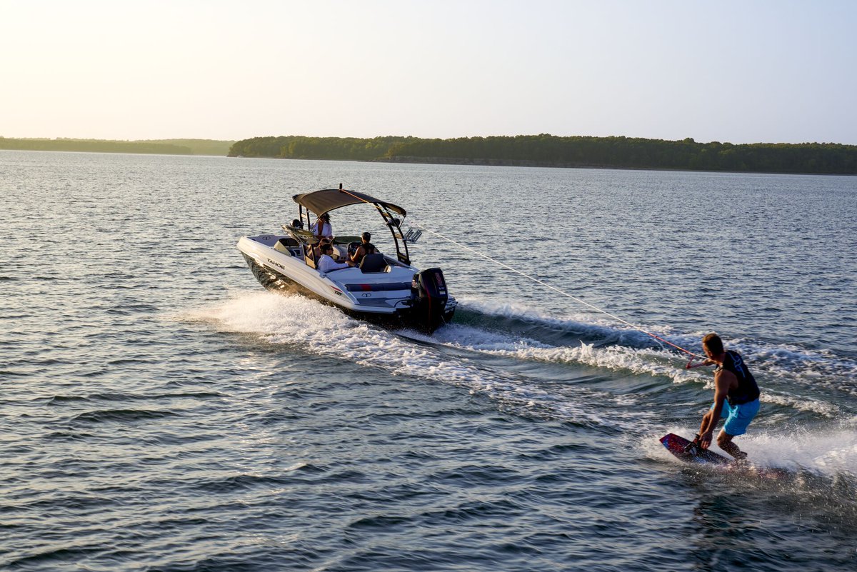 PescaMotorSport's tweet photo. 🔥🚤 Tahoe T21 2026
Disfruta potencia, tecnología y comodidad en cada salida al agua.

Hasta 10 personas, audio KICKER®, pantalla TAHOE CRUISE®, mismo precio que en USA, entrega a domicilio.
📞 (244) 443 2932
📲 (222) 708 8912

#TahoeT21 #LanchaTahoe #Tahoe2026 #DiversionEnElAgua https://t.co/mQNd3sDj0l