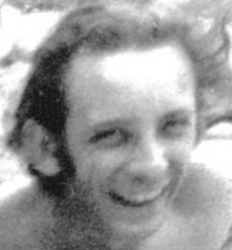lucabonfante_'s tweet photo. Confirmaron la identidad de uno de los desaparecidos hallados en la Perla hace una semana. Mario Alberto Nívoli, secuestrado en 1977.  

Aún faltan muchísimos. Los centros clandestinos de detención no son museos, son pruebas legales de crímenes que todavía siguen impunes.

HLVS https://t.co/IMTZw5g5la