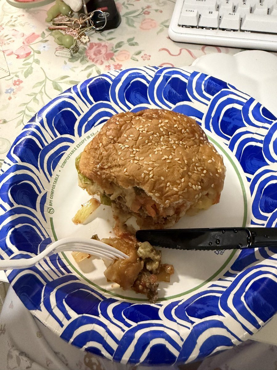 geeweezy tweet media