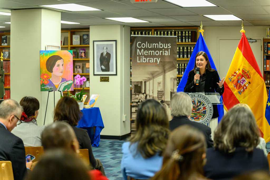 OAS_official's tweet photo. Within the framework of the Women Authors Collection initiative, led by the Columbus Memorial Library and the Permanent Observer Mission of Spain to the OAS, with the support of @CIM_OEA, we continue working to highlight and preserve the intellectual and literary production of women across the Hemisphere.

The initiative seeks to recognize the contributions of women authors from Member and Observer States to democracy, culture, human rights, and gender equality.

We invite Member States to submit works by national women authors for inclusion in the Collection at OAS Headquarters in Washington, D.C.