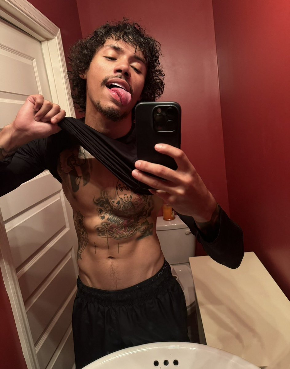 Leek🦹🏾‍♂️ 400k 🔥🥵 ONLY FANS ON SALE tweet media