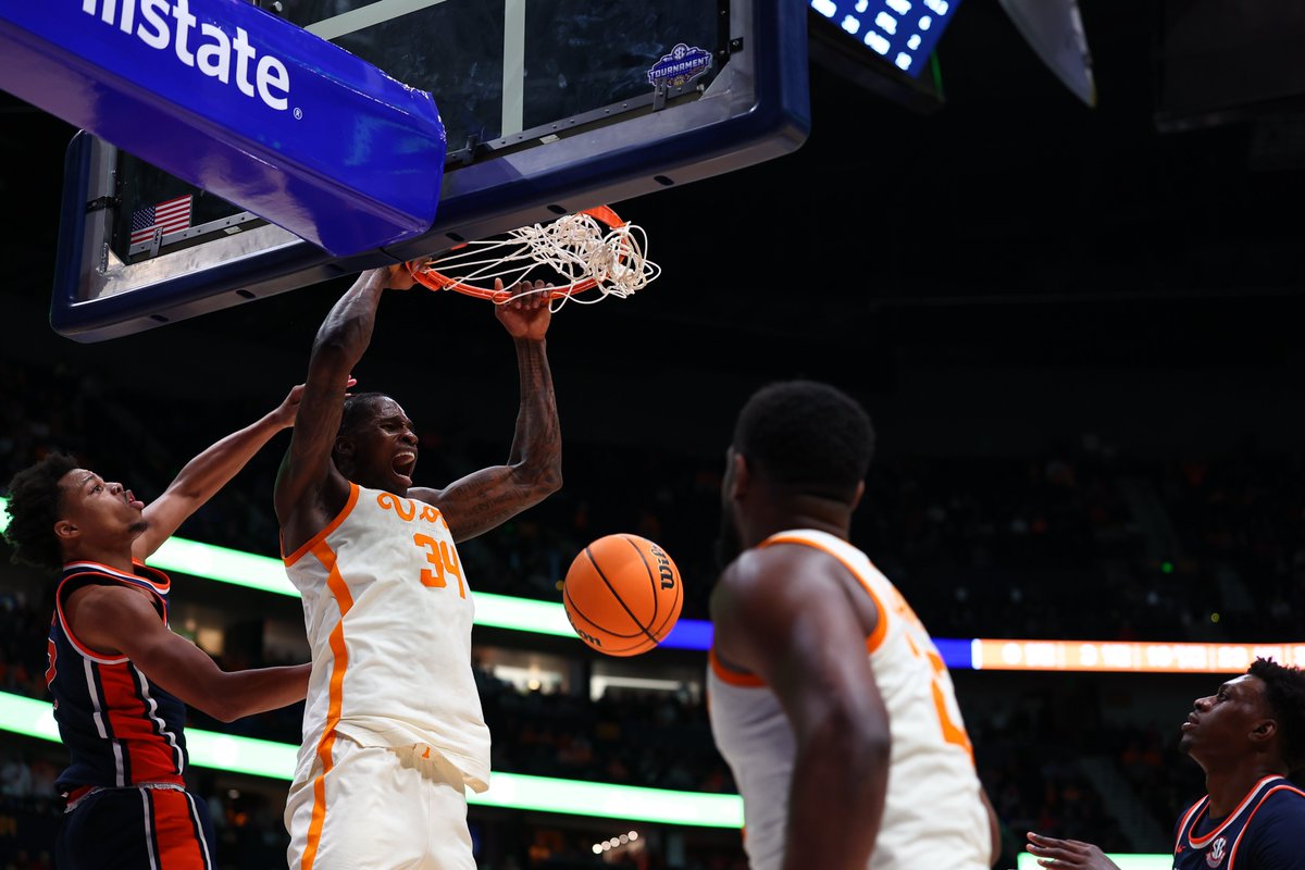 Tennessee Basketball tweet media