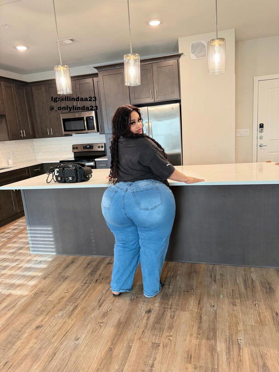 PlusSizeHub_1's tweet photo. Linda Kamara https://t.co/zipfu4Oh6g