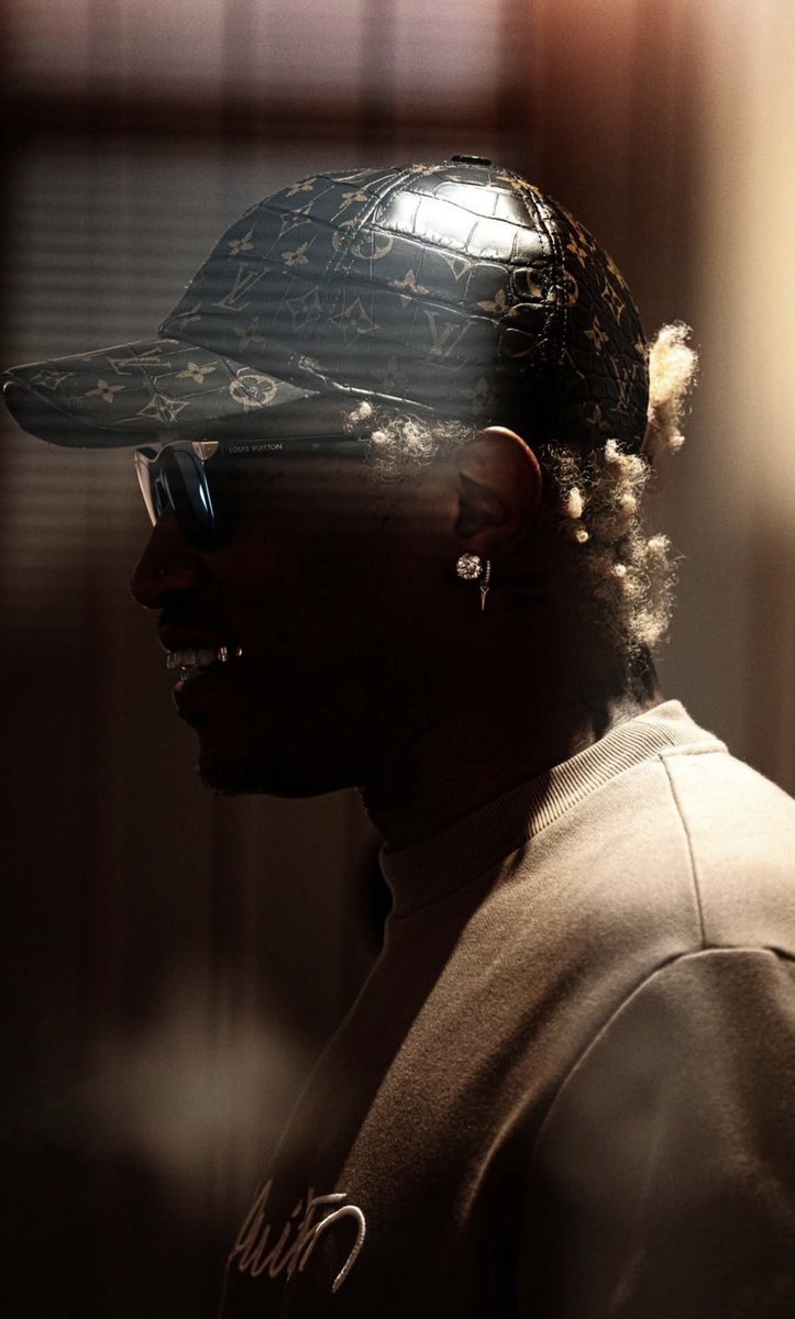 ThugSlimefuture's tweet photo. The wizard 🦅 @1future https://t.co/LioITJvQJw