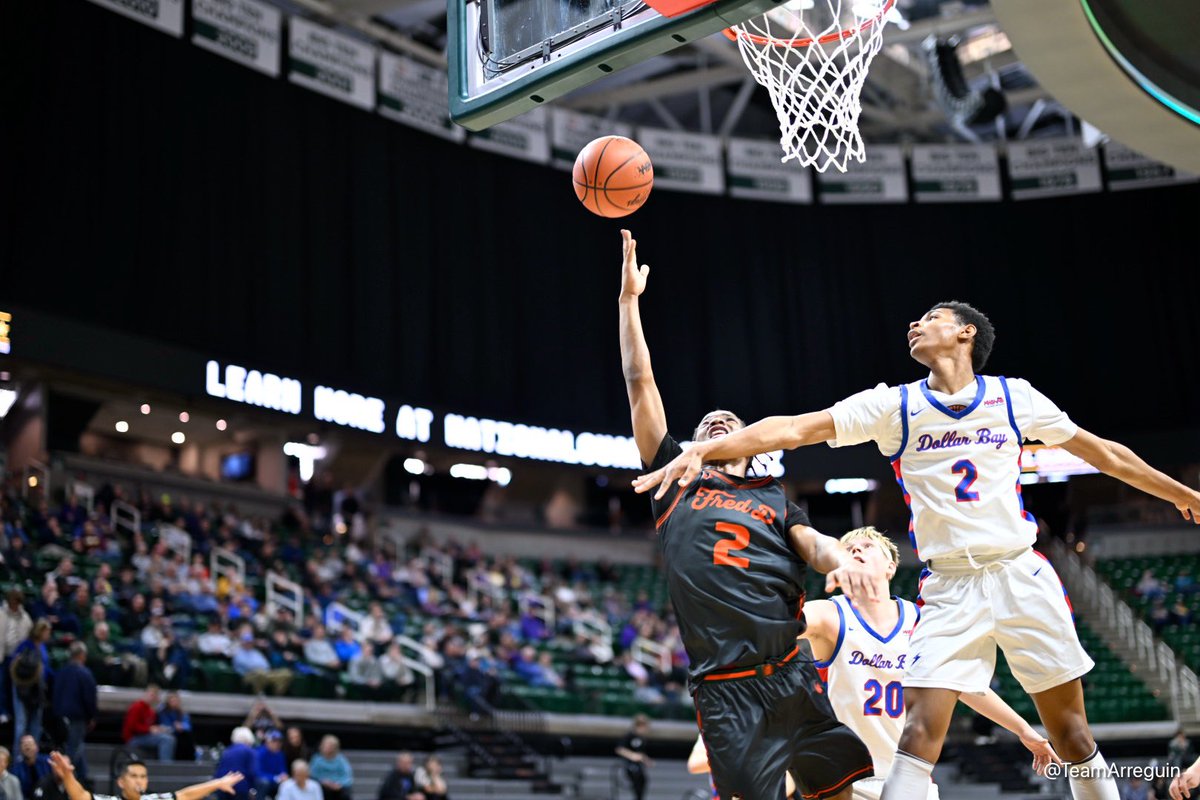 LarryArreguin's tweet photo. Detroit Frederick Douglass advances to the MHSAA Division 4 State Championship with a 58-47 semifinal win over Dollar Bay.

Damari Oliver (#5): 21 pts, 3 threes
Quinn Davis (#2): 13 pts

Dollar Bay:
Baron Colbert (#2) 19
Liam Tourtillout 16

Next: Concord vs Tri-Unity Christian winner Saturday.

#MHSAA #LPL_NewsWire