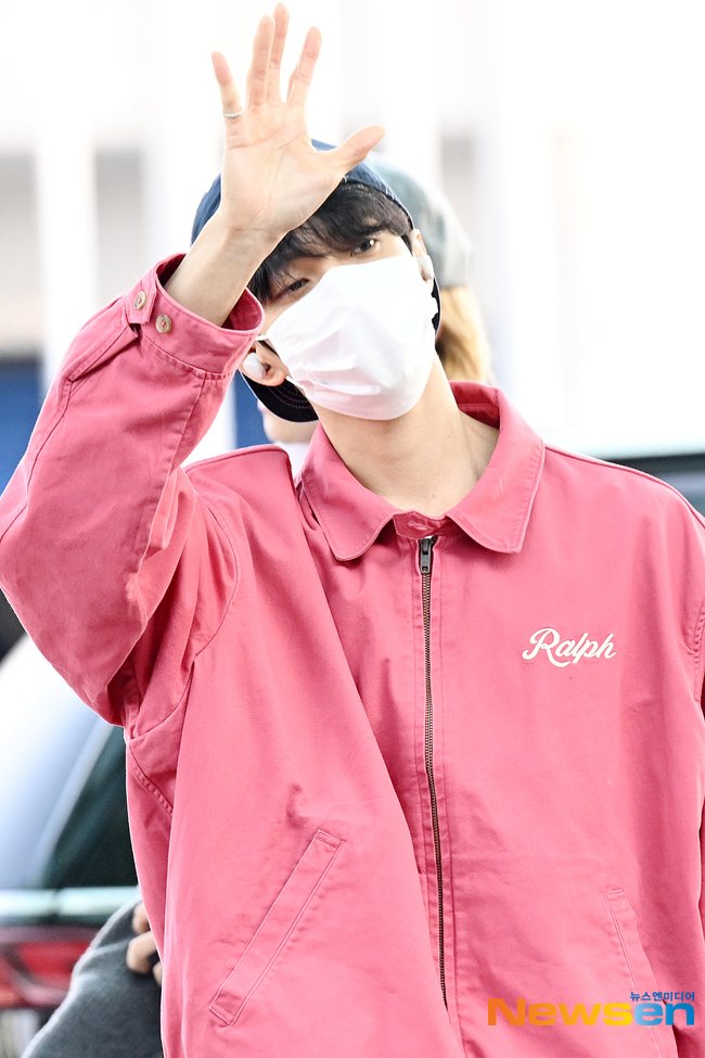 kyeomdaily's tweet photo. #도겸 departure to Thailand 🛫 🩷 https://t.co/Gt3q8zRF91