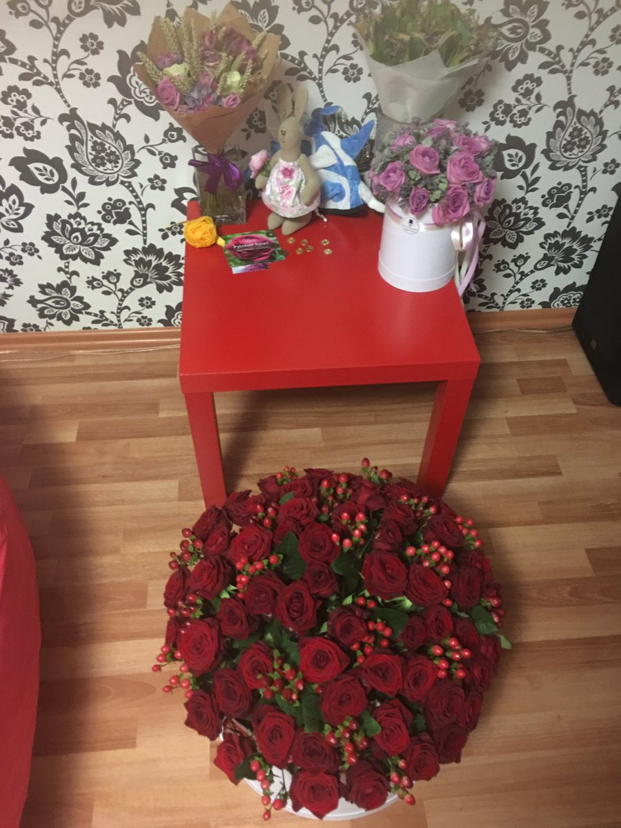 svetadragonfly's tweet image. After  March 8, girls! 💕Consider good, decent cavaliers, girls😂8 March  is our day! We accept congratulations and ….gifts! 👧I wish all of us to find good, kind, respectful and loving grooms! 🧲 And we don’t need greedy evil blah blah fools🍀🐥 #8march #woman #womanday #single