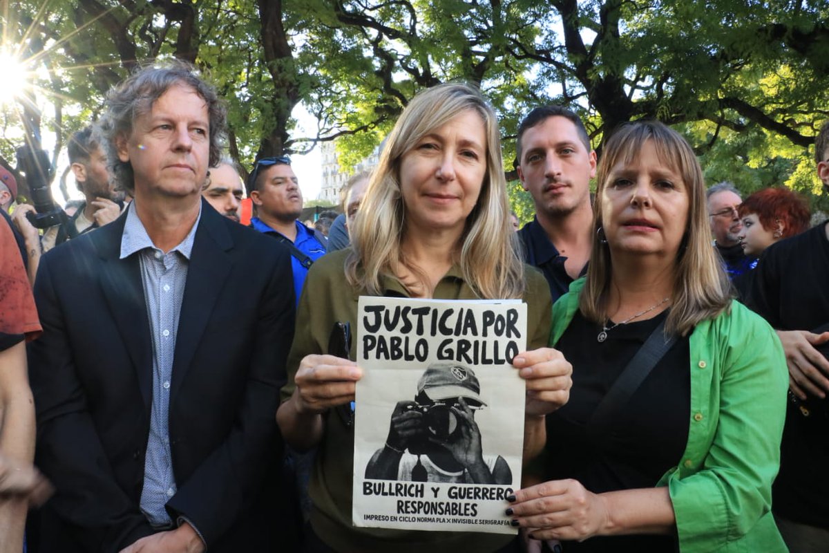 myriambregman's tweet photo. Estamos acompañando a Pablo Grillo y a su familia en el pedido de justicia ✊🏻 https://t.co/EG7klbeY04