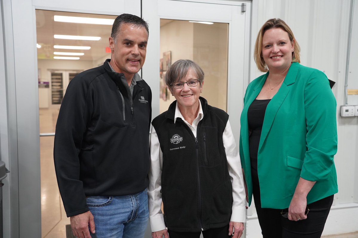 Governor Laura Kelly tweet media